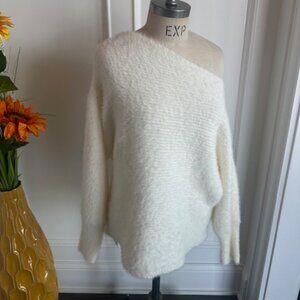 Pure US Collection NWT Cream Fluffy Sweater